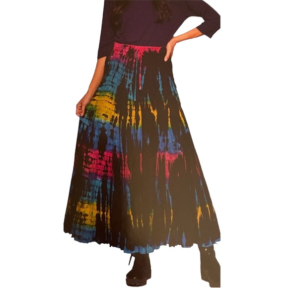 Sacred Threads Dresses & Skirts - NWT.  Sacred Threads Skirt S/M in Size.  LG CL/GR01.    222666